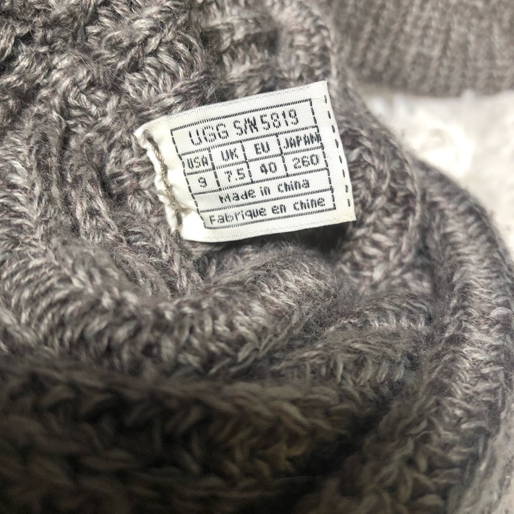 UGG - Picture 7 of 9